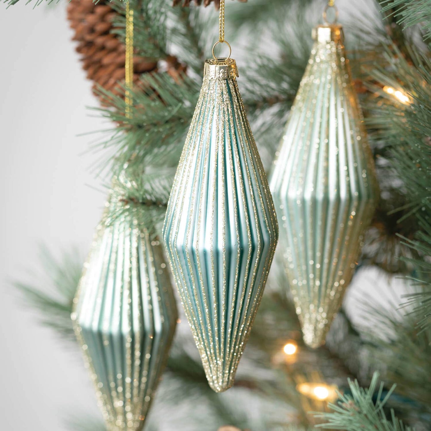 RETRO DROP ORNAMENT